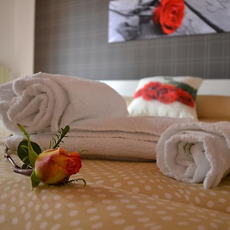 Le Rose Di Modica Villa ภายนอก รูปภาพ
