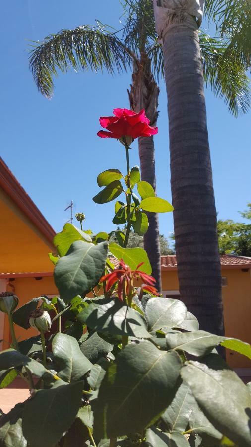 Le Rose Di Modica Villa ภายนอก รูปภาพ