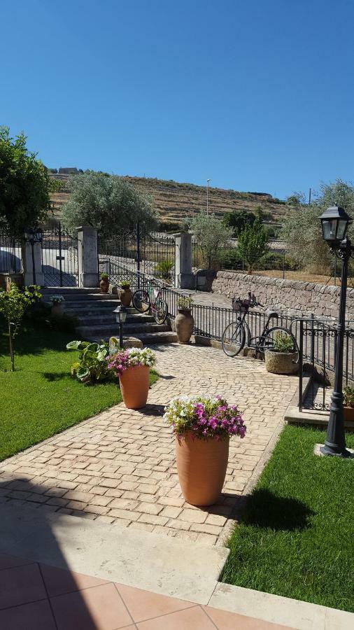 Le Rose Di Modica Villa ภายนอก รูปภาพ