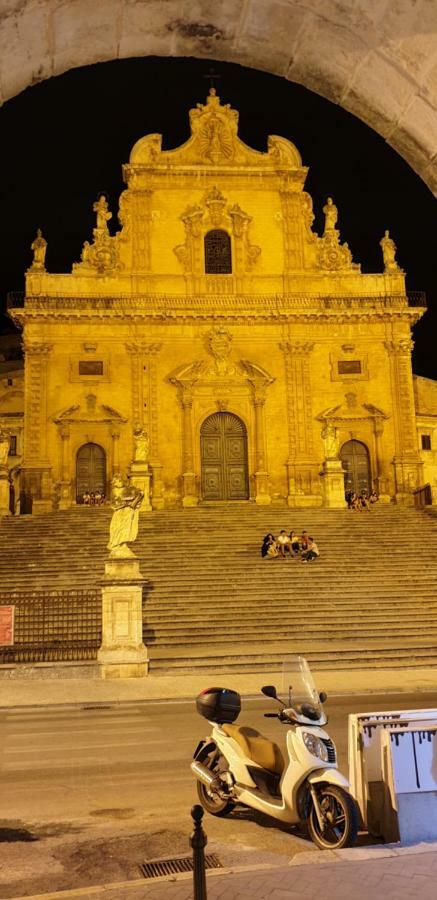 Le Rose Di Modica Villa ภายนอก รูปภาพ